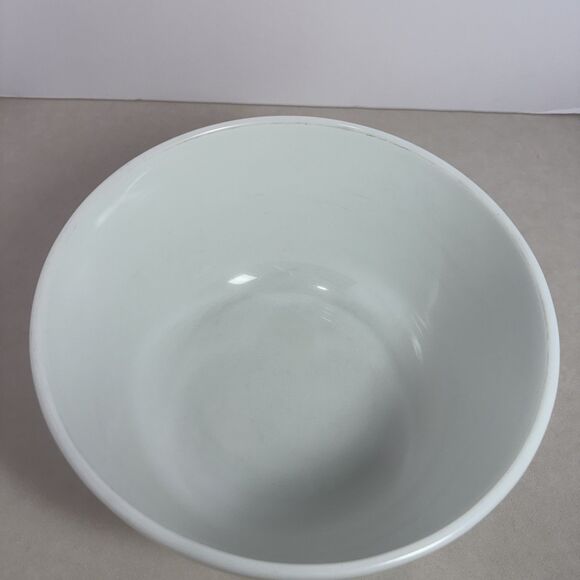 Vintage Pyrex Hamilton Beach Mixing Bowl #15 Milk Glass 8 3/4"x 4 3/4" USA - Picture 2 of 4